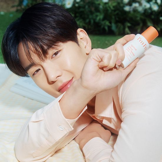 SHOWNU x I'm From - Apricot Clear Sun Serum