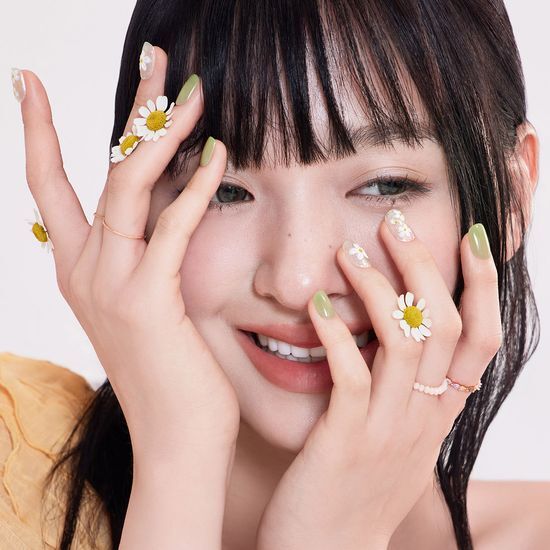 Dashing Diva - Magic Press On Nails